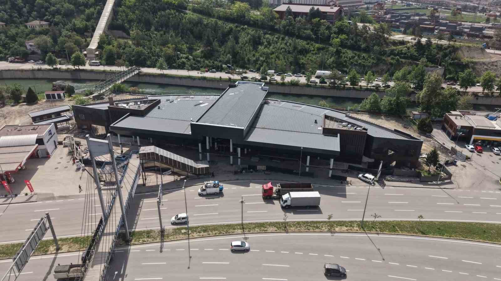 Karab&uuml;k&rsquo;&uuml;n yenilenmiş terminalinde sona doğru
