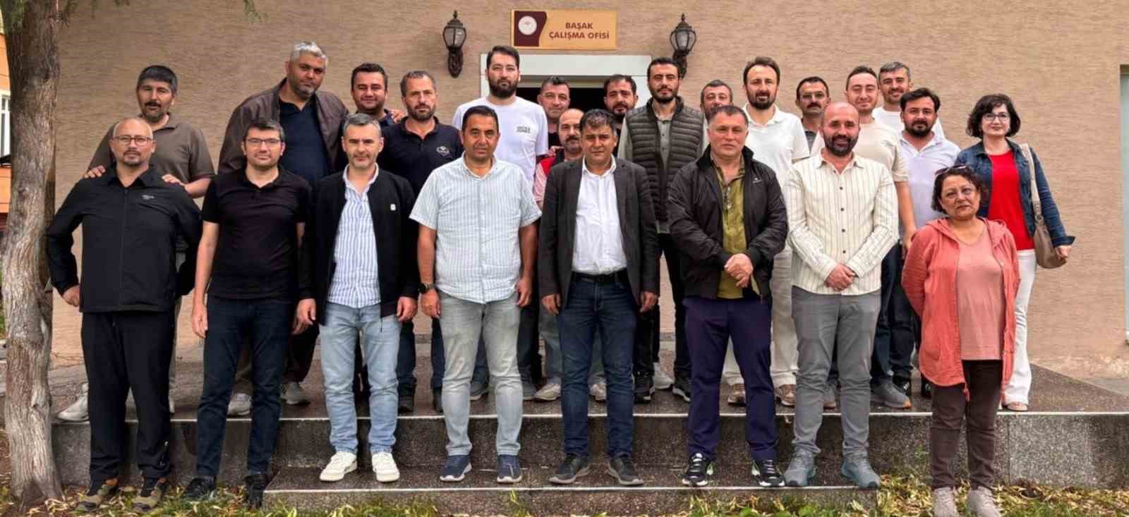 G&uuml;venli elektronik k&uuml;pe sistemi ve KKKA hastalığına karşı kene m&uuml;cadelesi eğitimi ger&ccedil;ekleştirildi