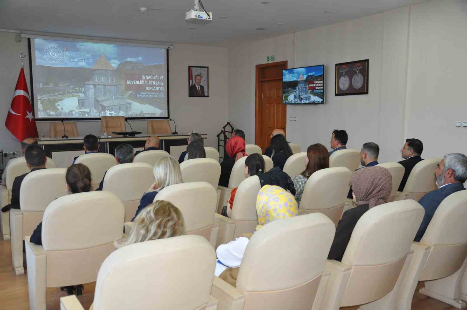 Kars&rsquo;ta kamuda iş sağlığı ve g&uuml;venliği seferberliği: 6331 sayılı kanun masaya yatırıldı