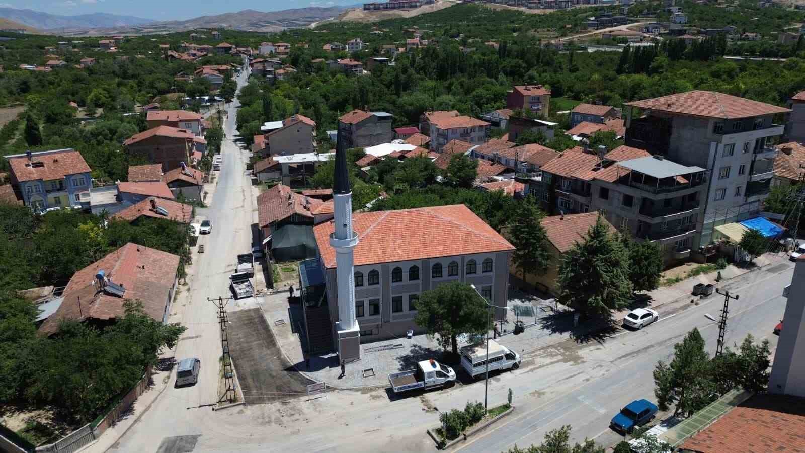 Battalgazi Belediyesi Mehmet Turgut Camii&rsquo;ni a&ccedil;ılışa hazırladı