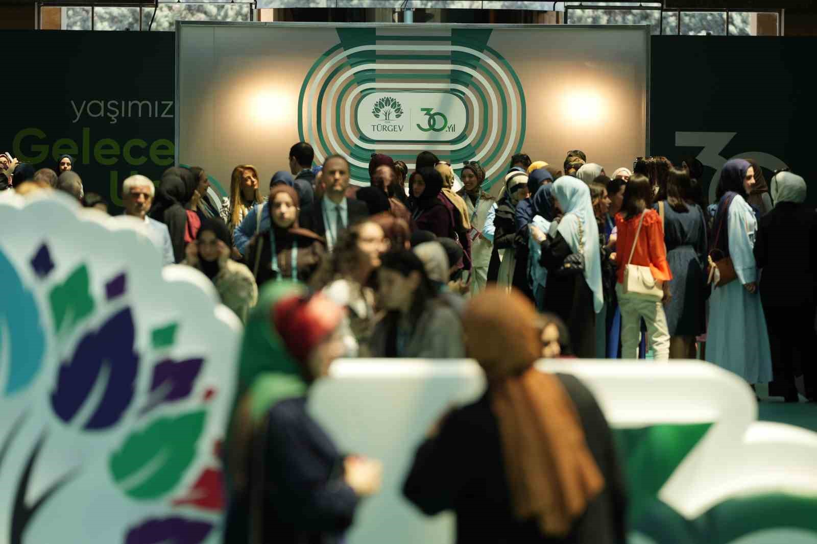 T&uuml;rk sanatının zirvesi T&Uuml;RGEV&rsquo;in 30&rsquo;uncu yılında buluştu