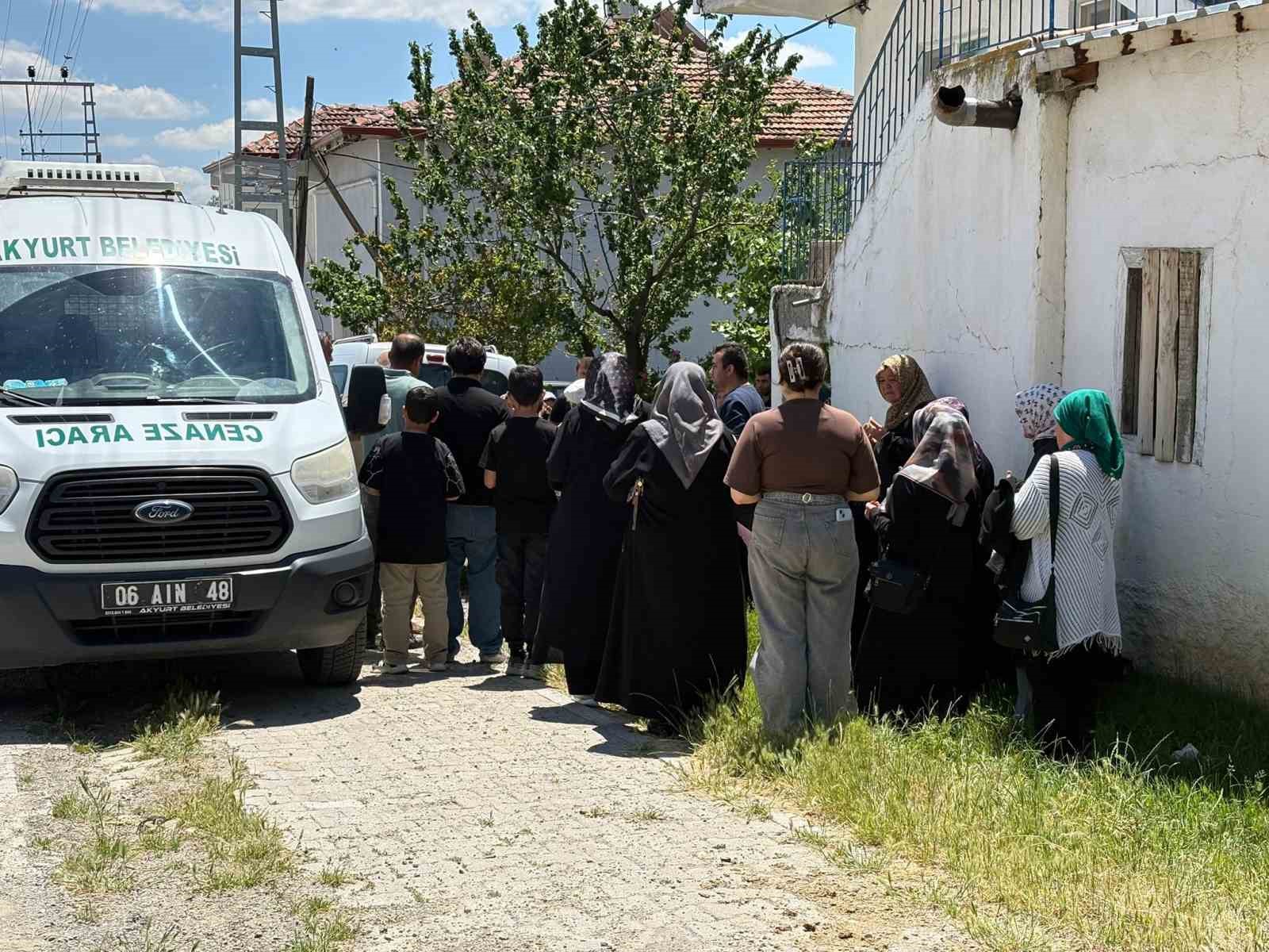 Ankara&rsquo;da eşinin bı&ccedil;akladığı kadın hayatını kaybetti