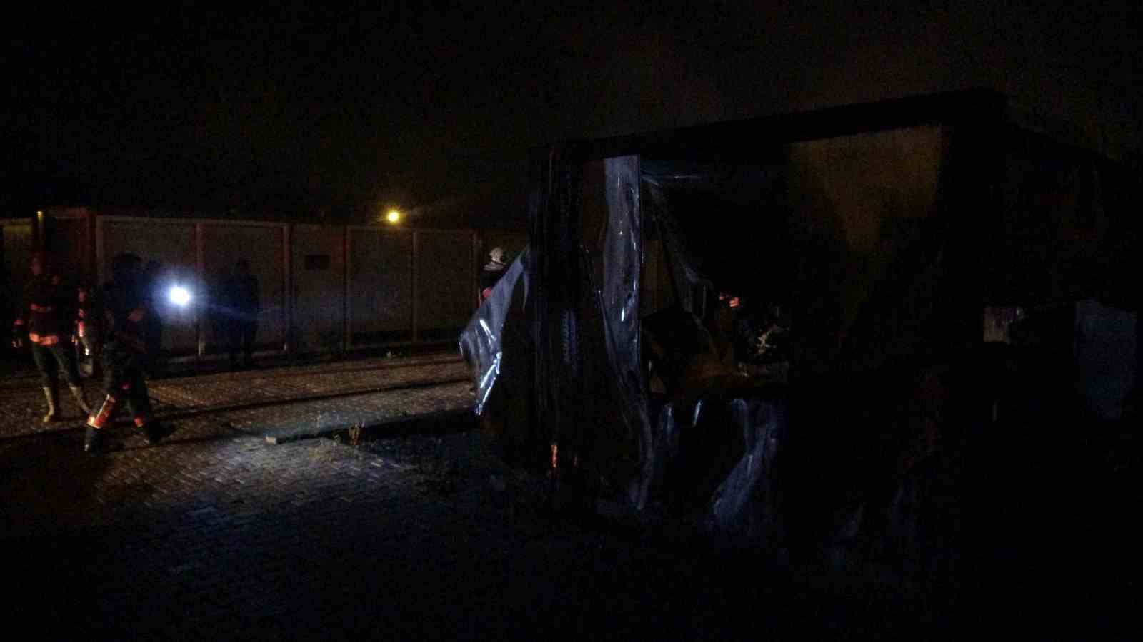 Malatya’da korkutan yangın: Ofis olarak kullanılan konteynerler kullanılamaz hale geldi