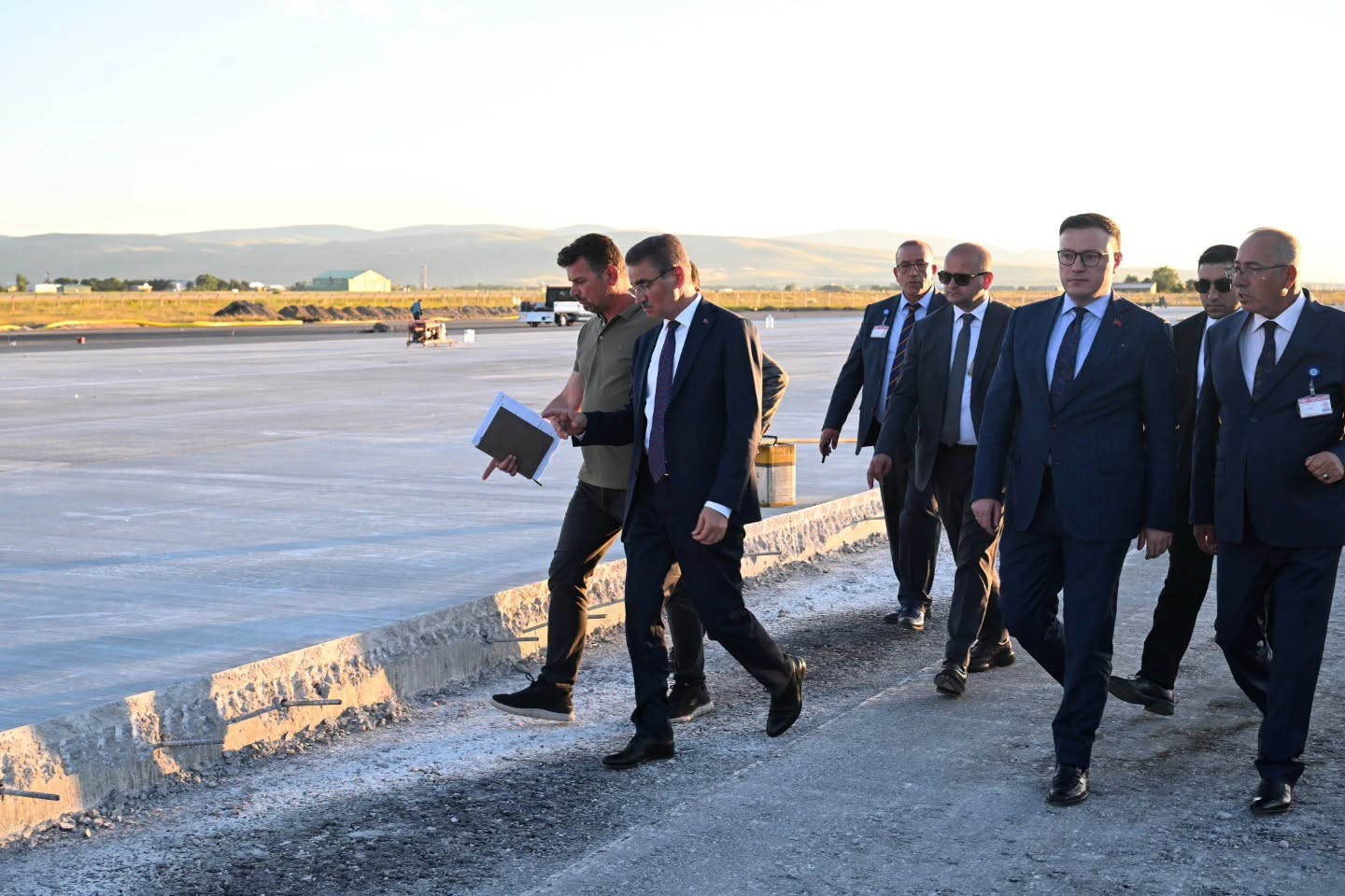 Erzurum Havalimanı’ndaki çalışmalara yerinde inceleme