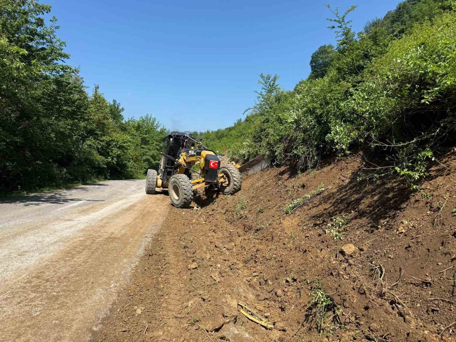 Derdin K&ouml;y&uuml;&rsquo;nde beton kanal &ccedil;alışması