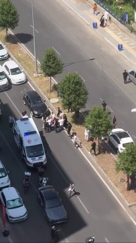 Diyarbakır&rsquo;da yolun karşısına ge&ccedil;meye &ccedil;alışan &ccedil;ocuğa ara&ccedil; &ccedil;arptı