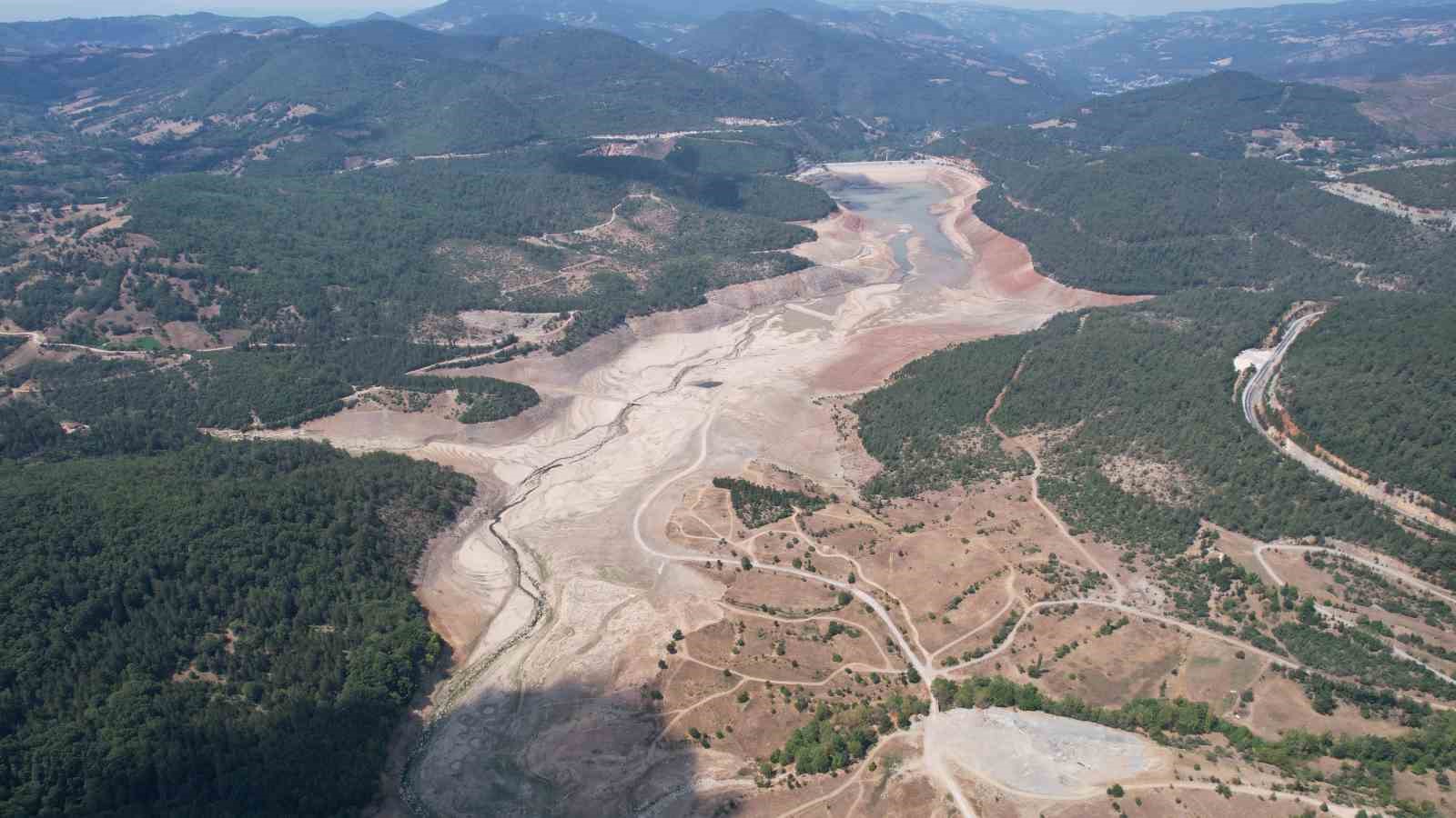 Bursa&rsquo;nın barajları doldu taştı, kapaklar a&ccedil;ıldı... 220 g&uuml;nde sıfırdan y&uuml;zde 100&rsquo;e