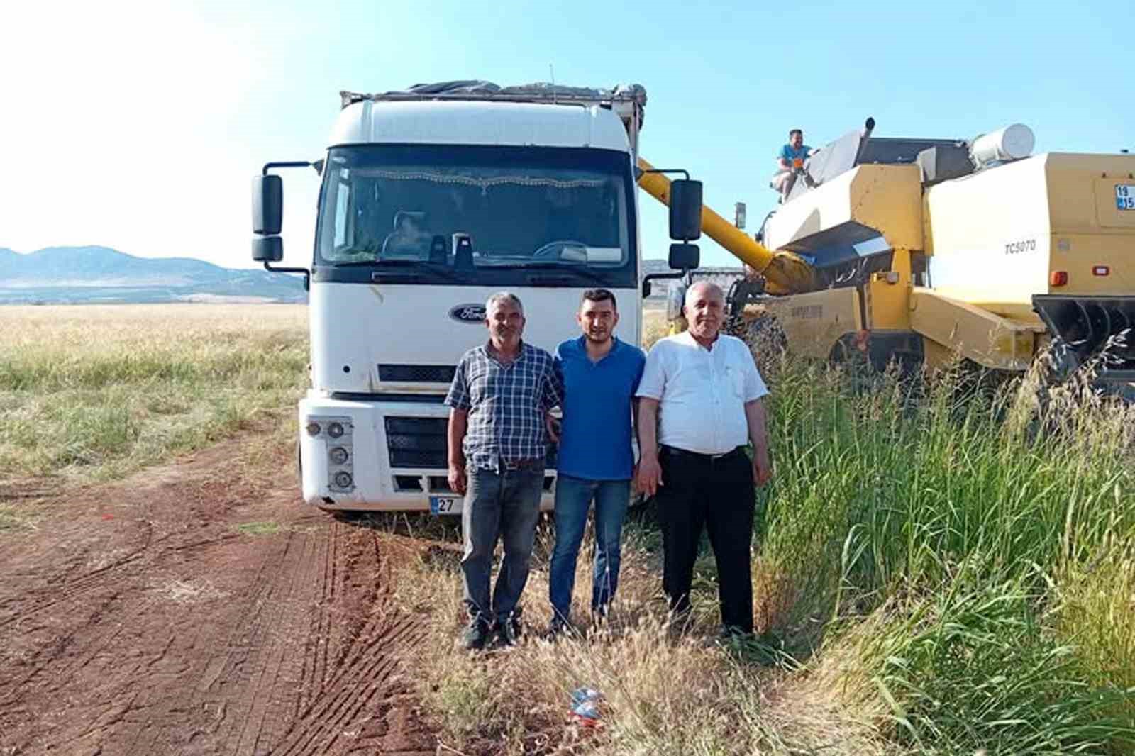 Araban Ovası&rsquo;nda arpa hasadı yapılmaya başlandı