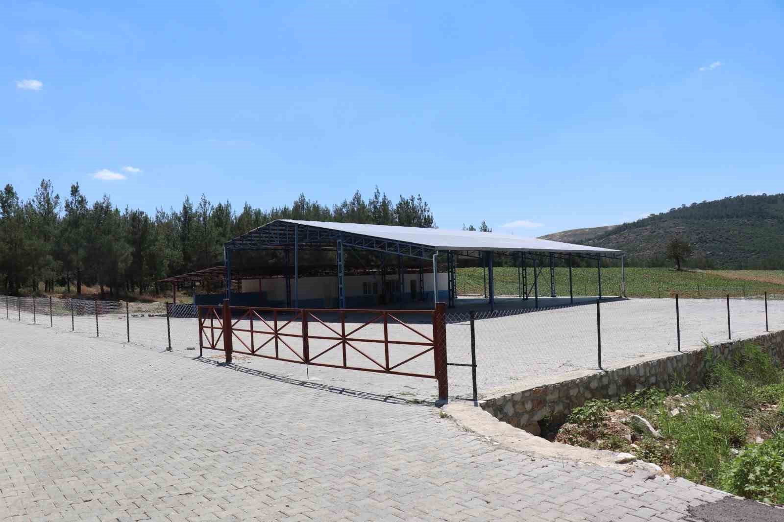 &Ouml;rentaht Mahallesi&rsquo;ndeki sosyal tesislerdeki eksikler tamamlandı
