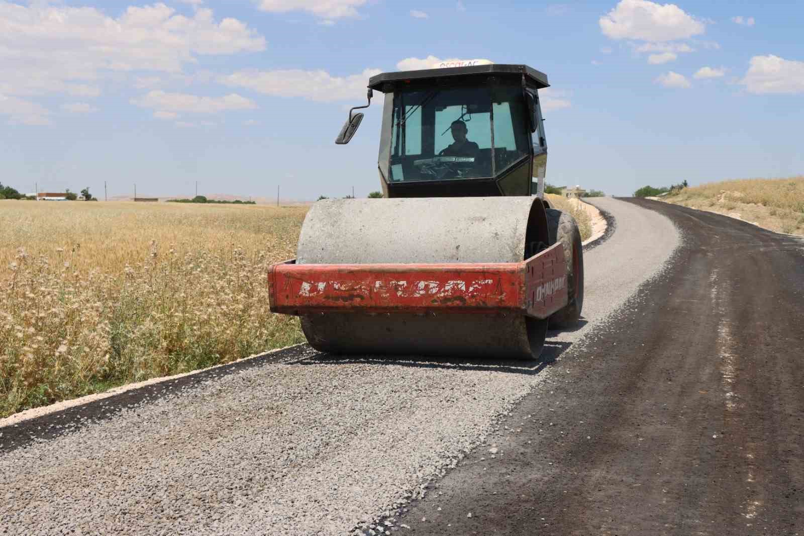 Eyy&uuml;biye kırsalında yol standardı y&uuml;kseliyor