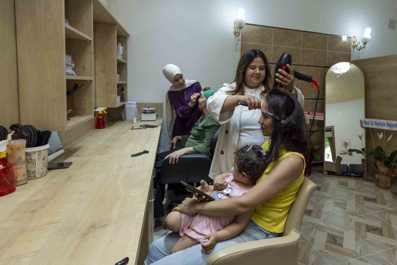 Mersin&rsquo;de &uuml;cretsiz kursla meslek sahibi oldu