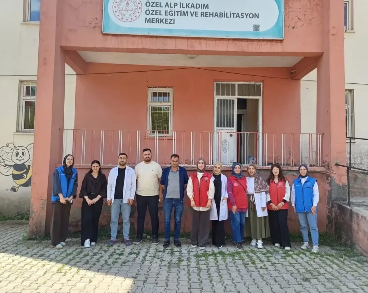 Hamur Gen&ccedil;lik Merkezi&rsquo;nden &ouml;zel &ouml;ğrencilere anlamlı ziyaret