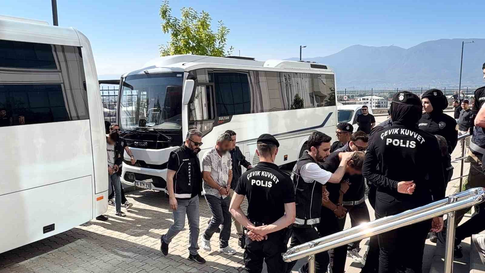 Hava destekli operasyonun ardından 23 ş&uuml;pheli adliyede