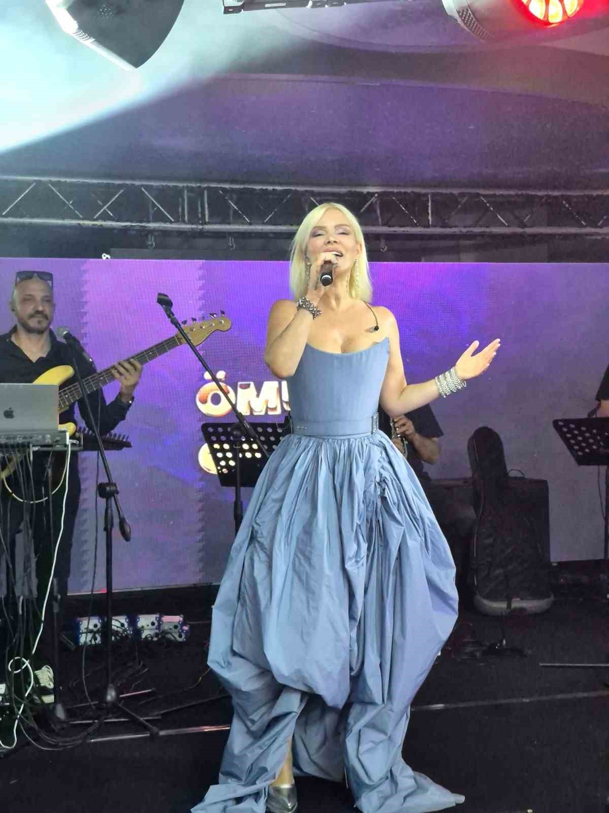 Ferhat G&ouml;&ccedil;er ve &Ouml;m&uuml;r Gedik&rsquo;ten konser