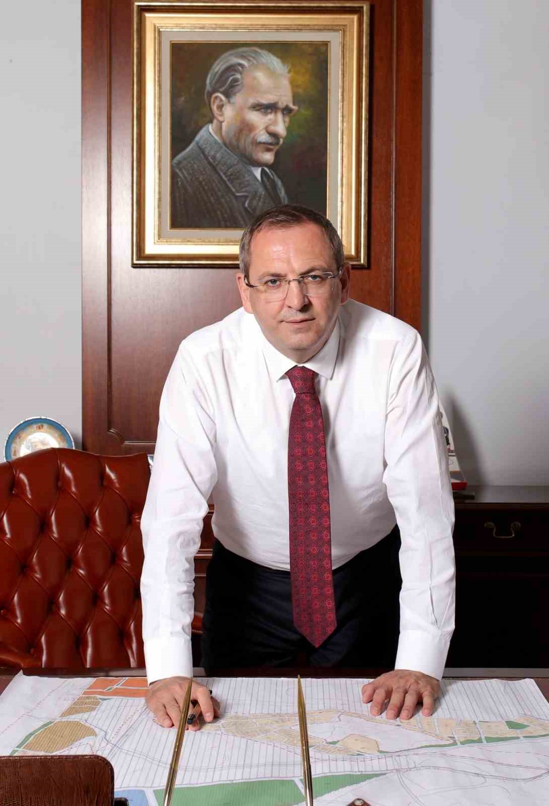 Ayvalık&rsquo;ta doğalgaz sonrası yol onarımları s&uuml;r&uuml;yor