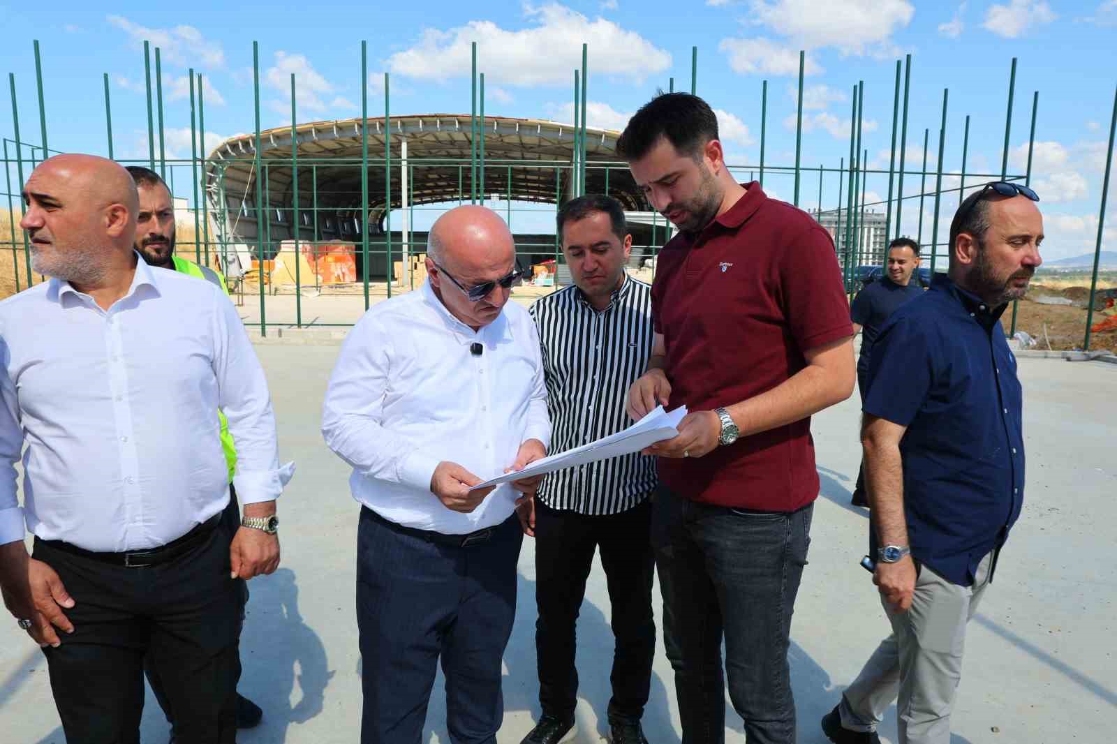 Darıca&rsquo;da 100 milyon lira destekli spor kompleksinin inşası s&uuml;r&uuml;yor