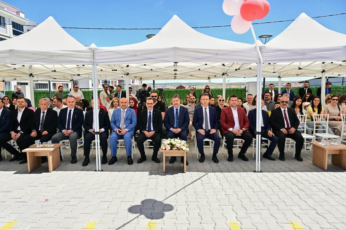 Eskişehir&rsquo;de 24 Kasım İlkokulu d&uuml;zenlenen t&ouml;renle hizmete a&ccedil;ıldı