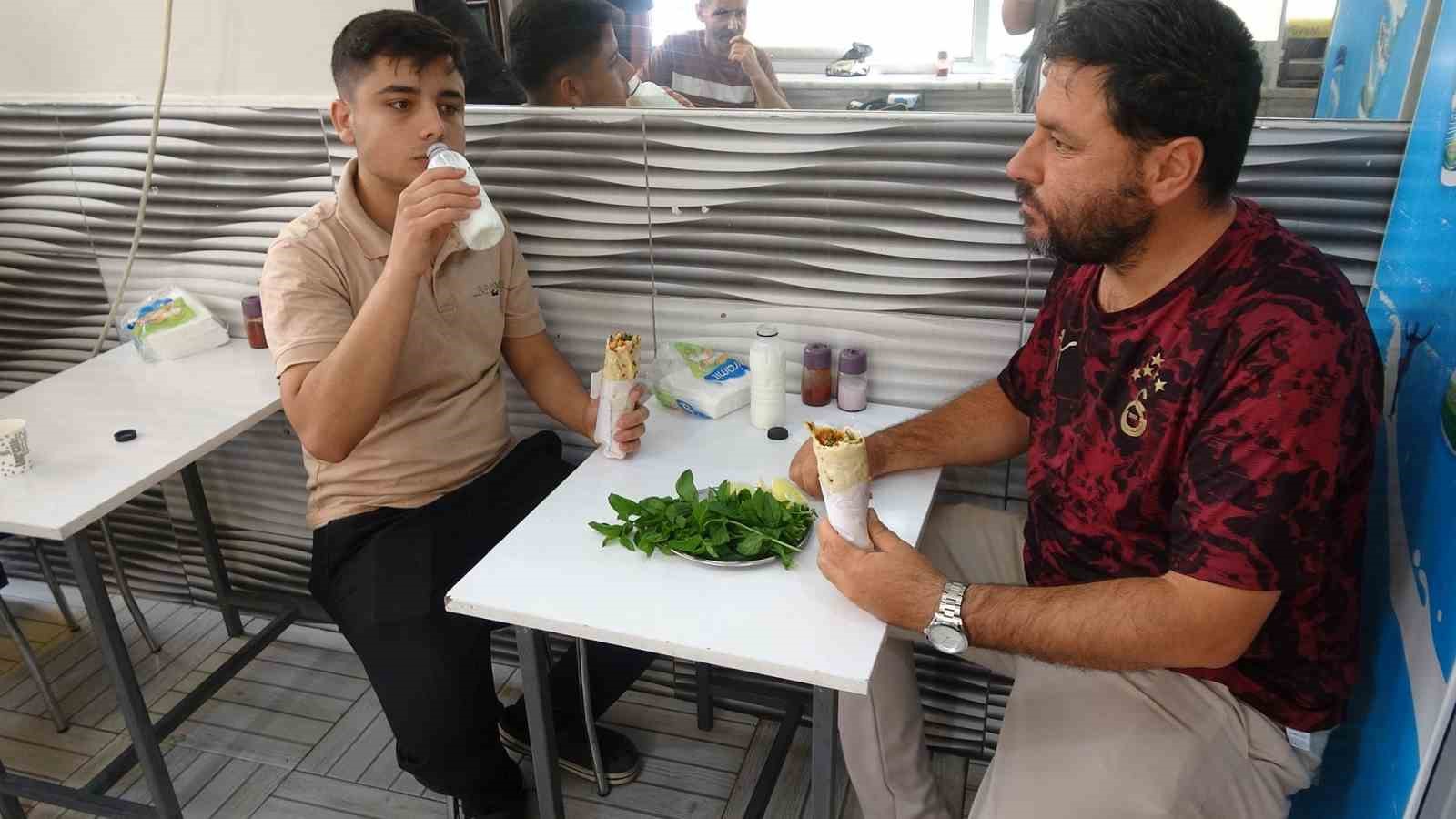 Oruk kebabı sofraların vazge&ccedil;ilmezi
