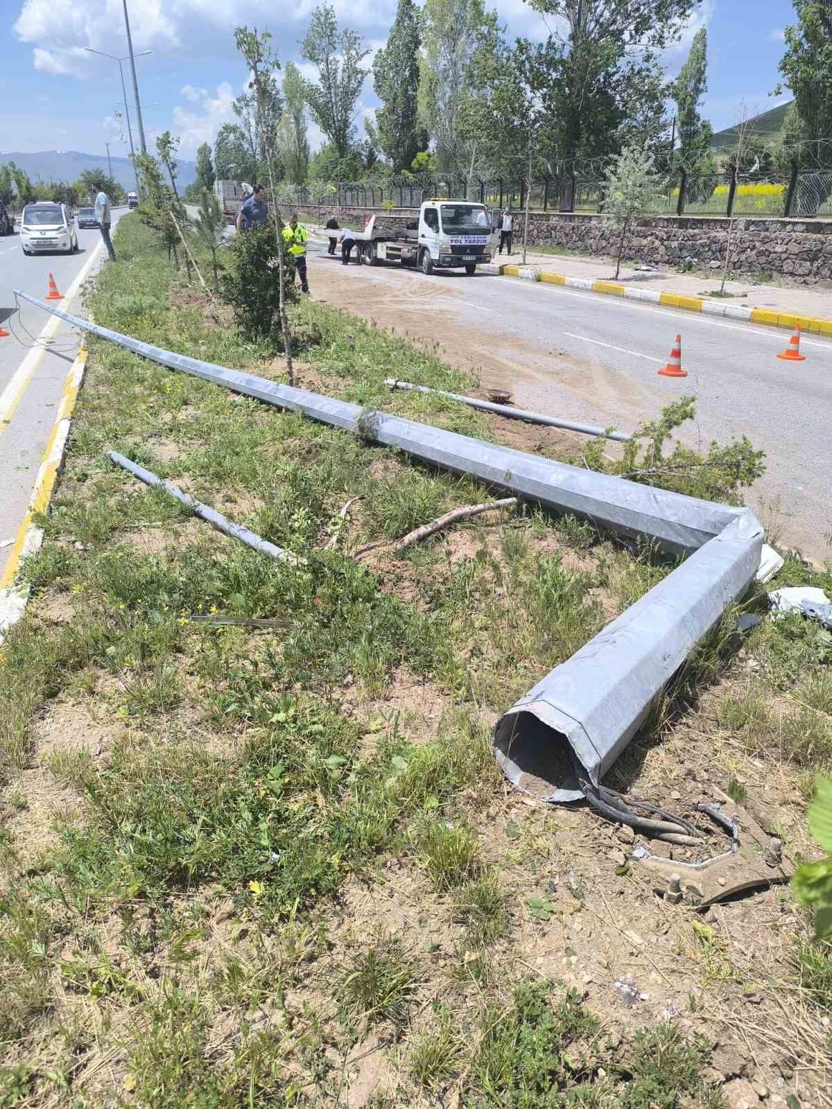 Patnos&rsquo;ta trafik kazası: Ara&ccedil; takla attı, s&uuml;r&uuml;c&uuml; yaralandı
