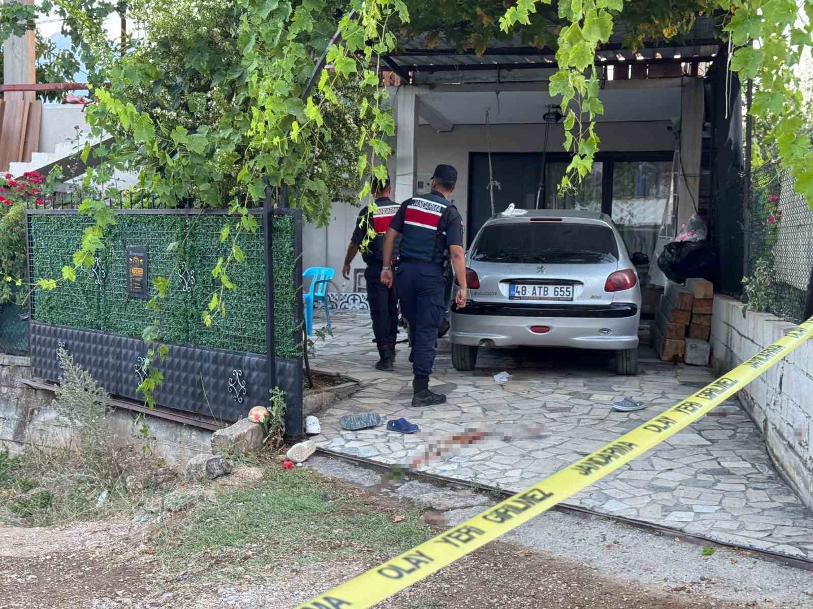Fethiye&rsquo;deki komşu dehşeti kamerada