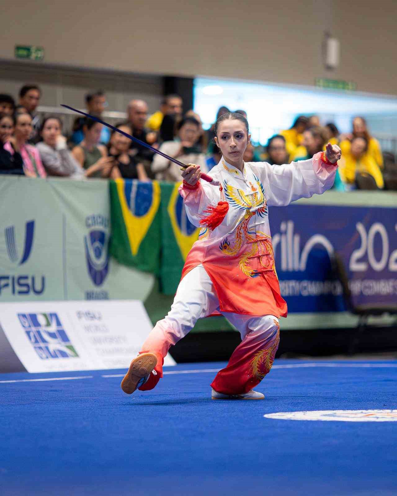 Egeli sporcu Liyne Nisa Akg&uuml;l&rsquo;den &ccedil;ifte d&uuml;nya ikinciliği