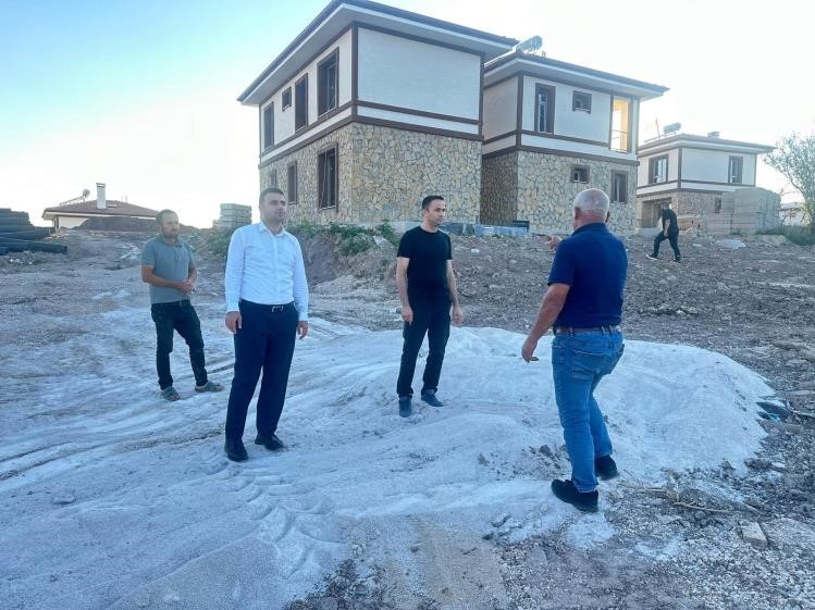 Kaymakam Kılı&ccedil;, yangın b&ouml;lgesinde incelemede bulundu