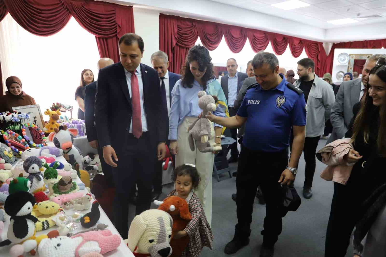 Aydıntepe&rsquo;de yıl sonu sergisi a&ccedil;ıldı