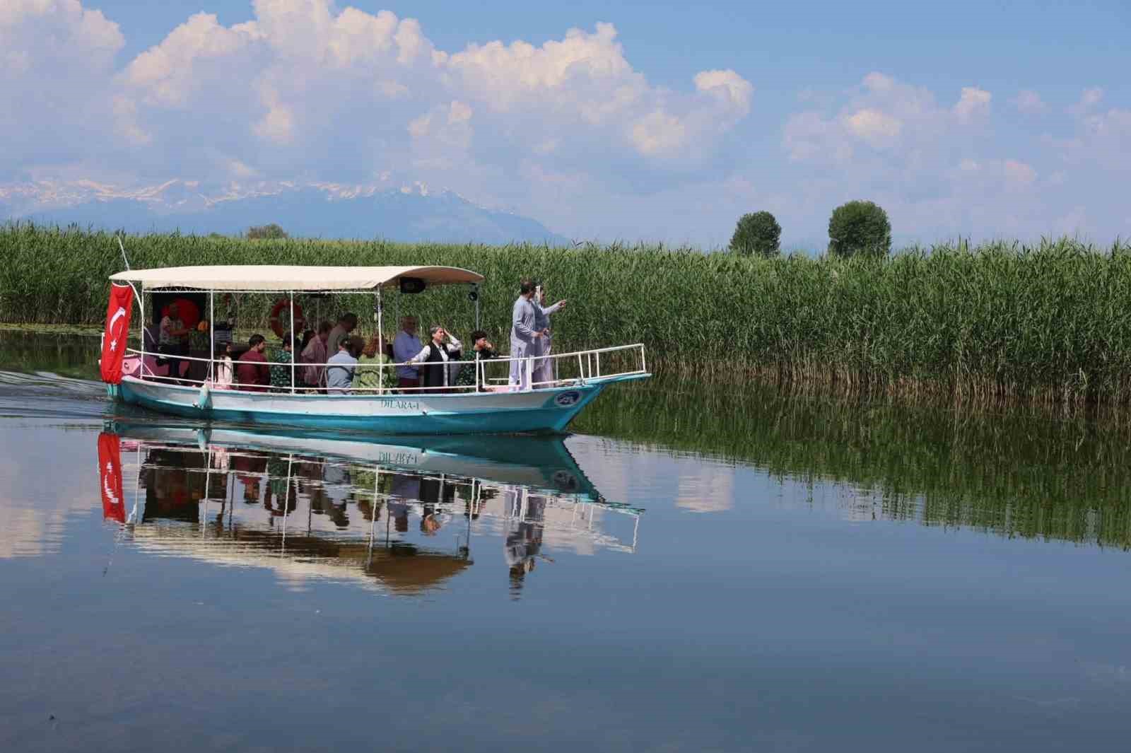 Beyşehir G&ouml;l&uuml;&rsquo;nde kardeşlik r&uuml;zgarı esti