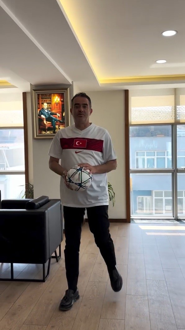 Ko&ccedil;arlı Belediyesi&rsquo;nden milli takıma destek