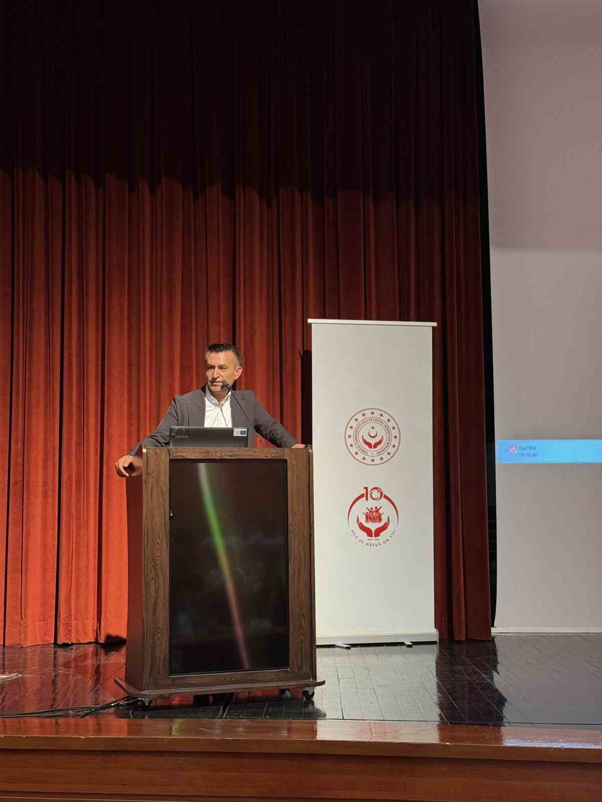 Muhtarlar, kadına y&ouml;nelik şiddetle ilgili bilgilendirildi