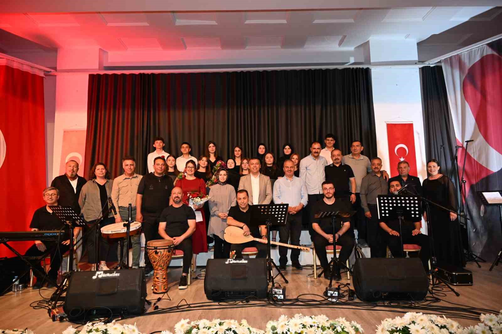 Demirci&rsquo;de Bozkırın Tezenesi Neşet Ertaş&rsquo;a vefa gecesi