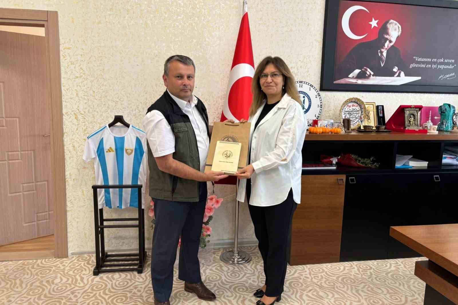 Bayburt &Uuml;niversitesinde orman kul&uuml;b&uuml; kurulması i&ccedil;in &ccedil;alışma başlatıldı