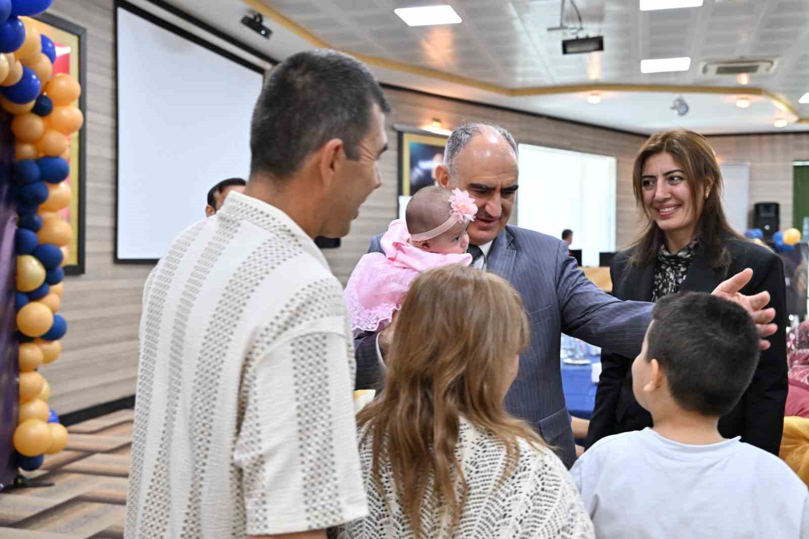 Manisa&rsquo;da &uuml;&ccedil; kuşak aynı sofrada buluştu