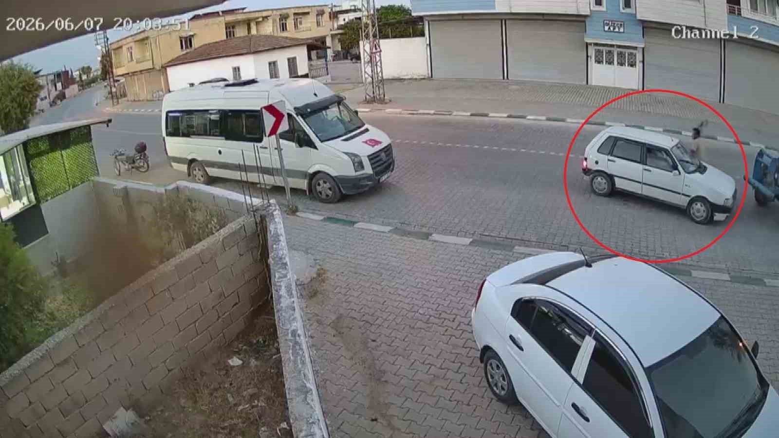 Trakt&ouml;rle yol kesip, kuyumcuya meydan dayağı atan kardeşlere 420 bin TL ceza
