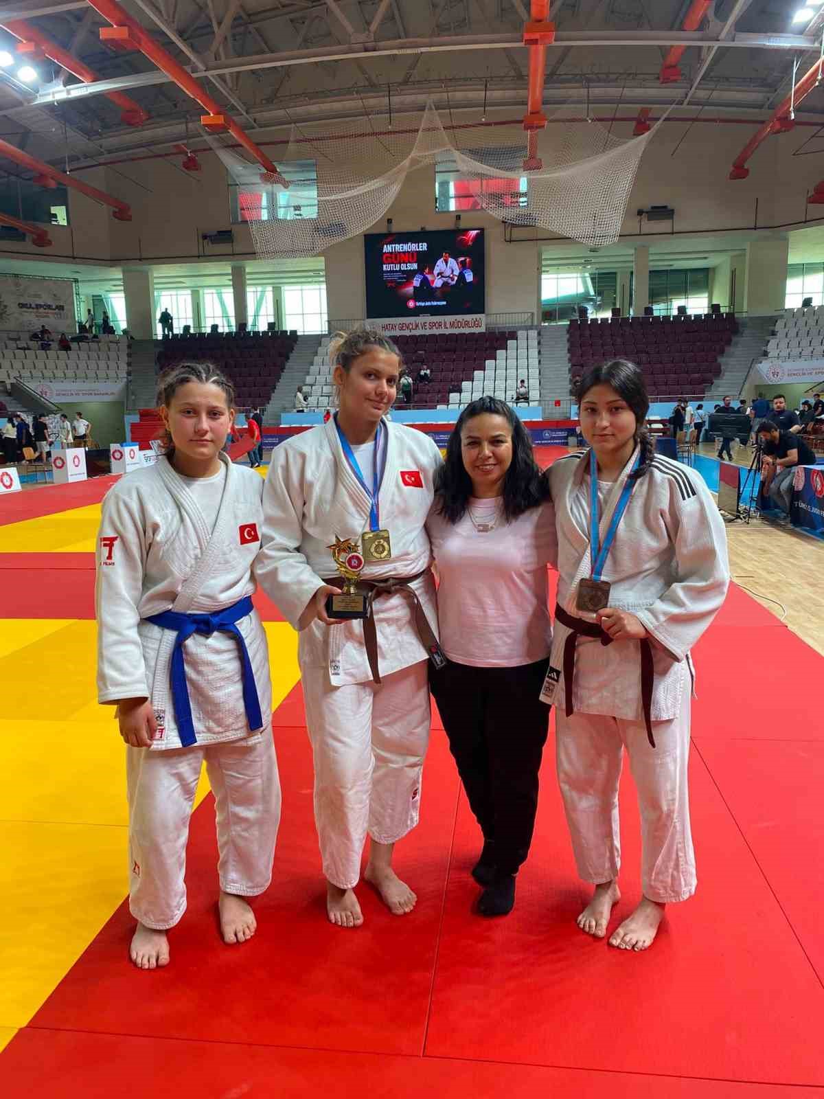 Salihlili Hira Kılkış T&uuml;rkiye Şampiyonu oldu