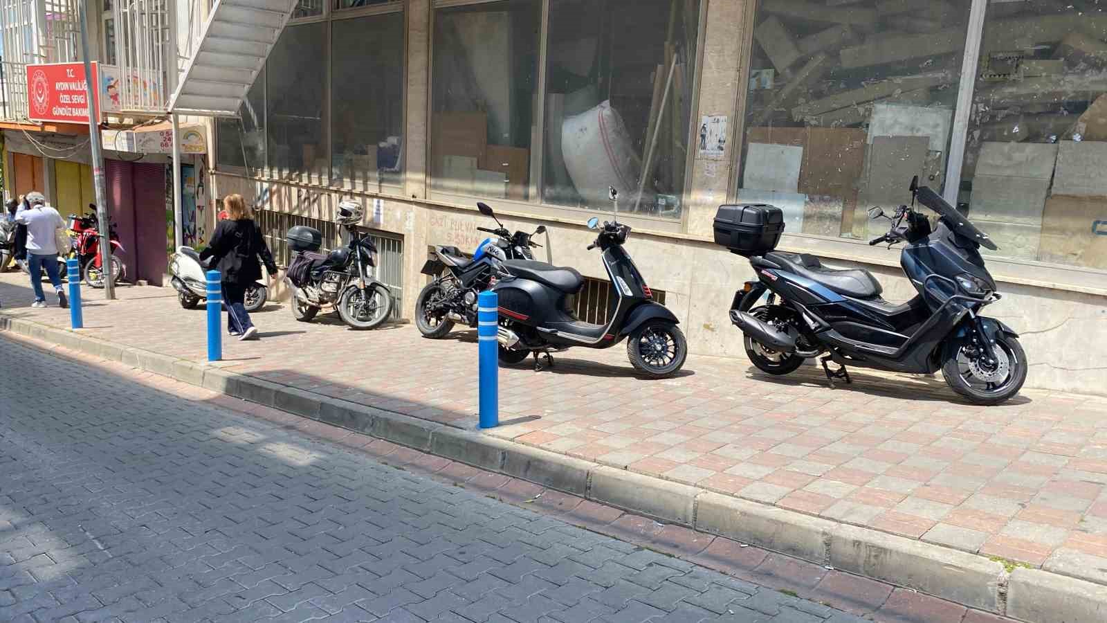 Yoğun trafikten ka&ccedil;an vatandaşlar motosiklete y&ouml;neliyor