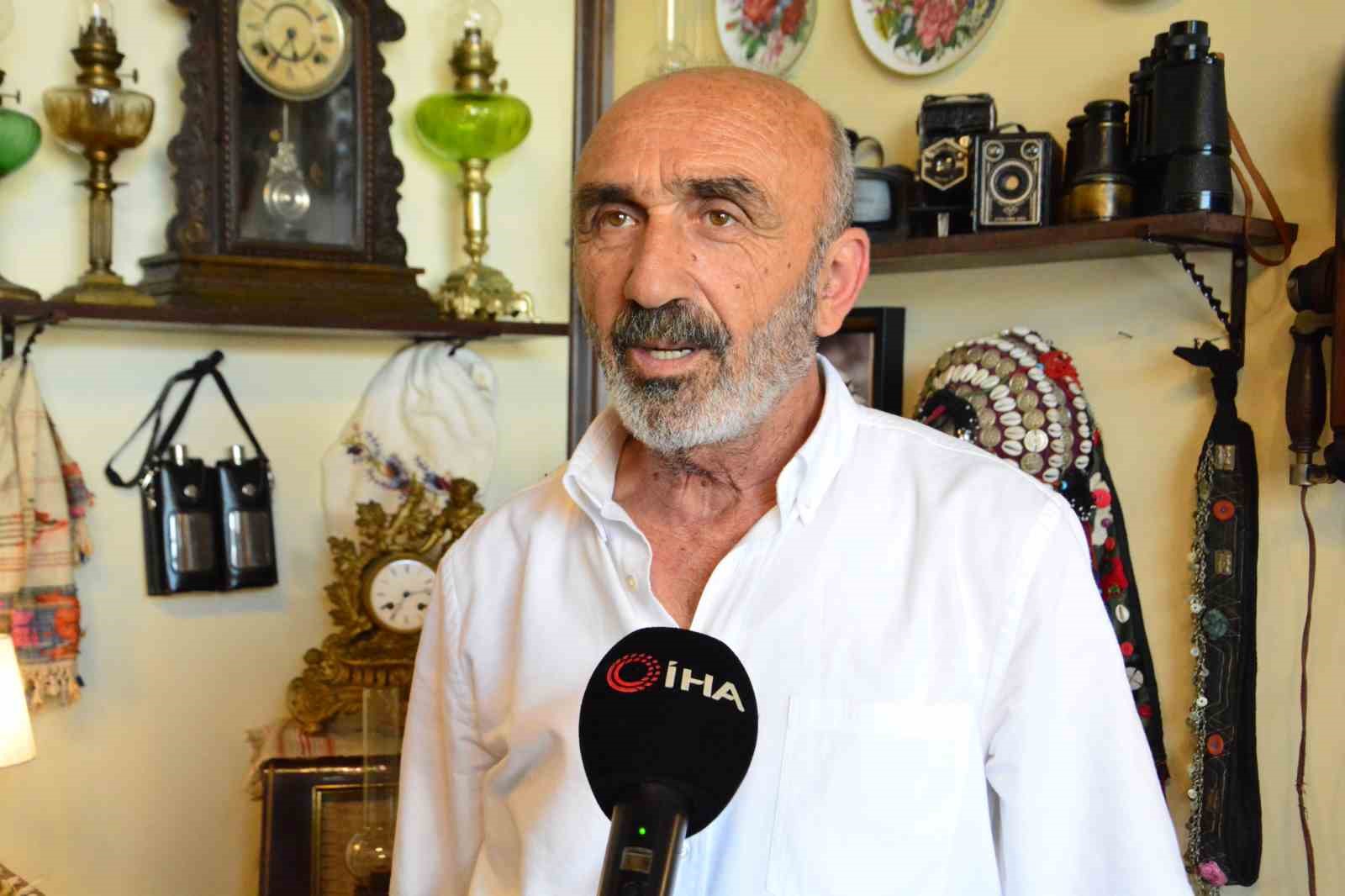 &Ccedil;ocukluk hayalini emekli olunca ger&ccedil;ekleştirdi, 18 yıldır antika &uuml;r&uuml;nleri geleceğe taşıyor