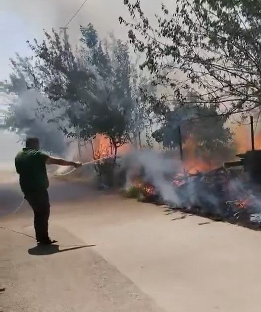 Karadağ Ormanlık alanda &ccedil;ıkan yangın korkuttu