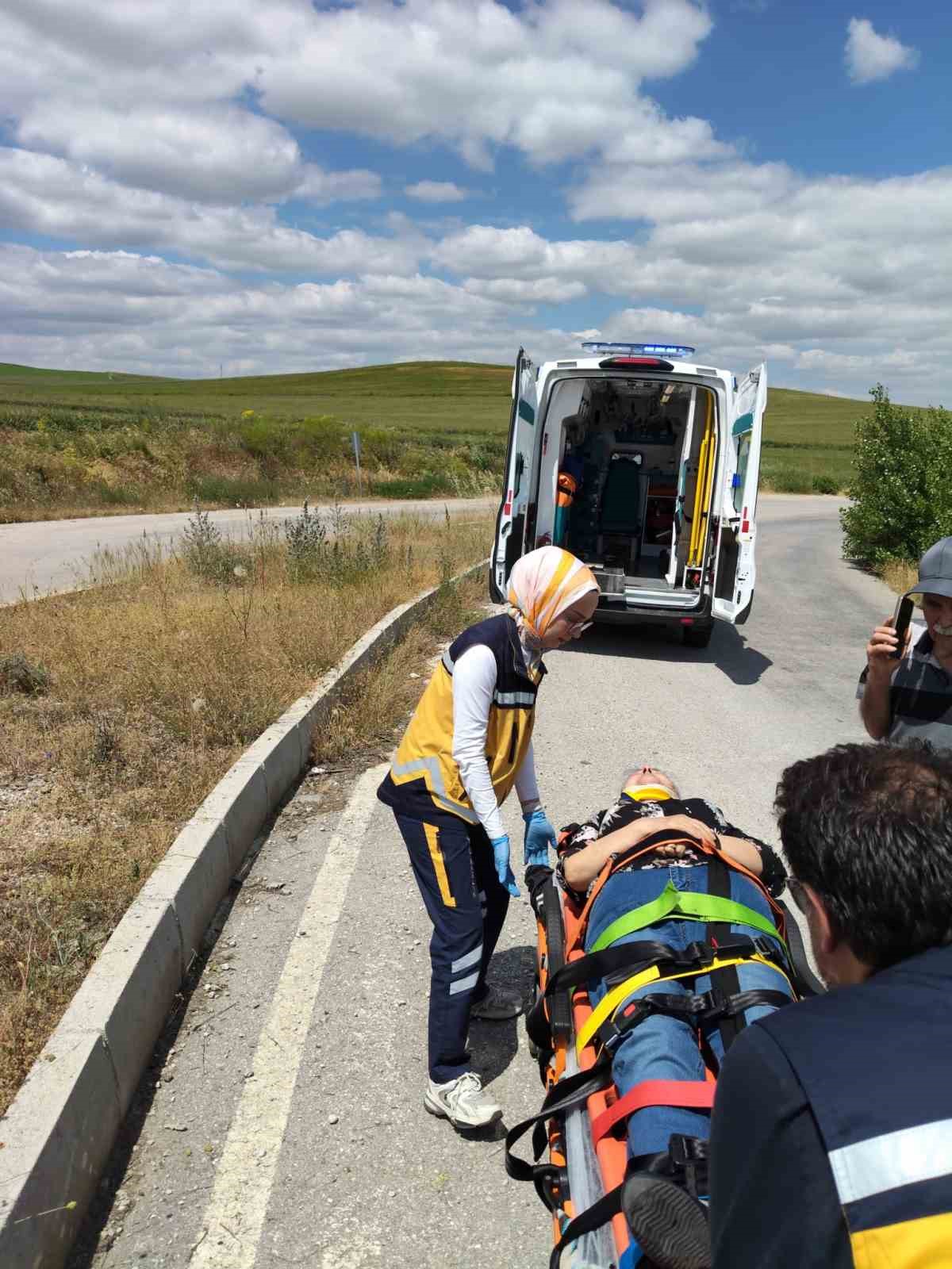 &Ccedil;orum&rsquo;da iki otomobil &ccedil;arpıştı: 1 yaralı