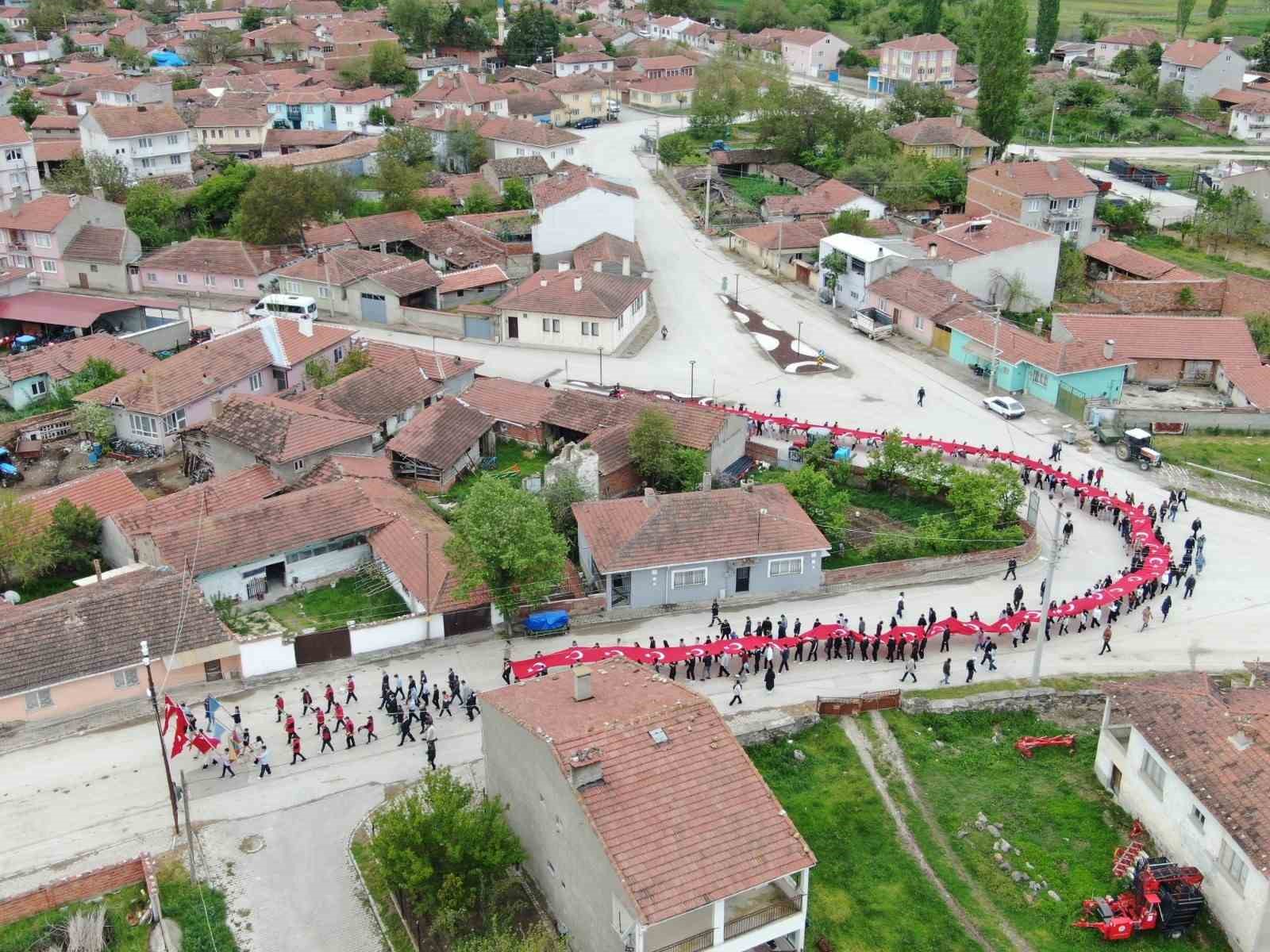 İn&ouml;n&uuml;&rsquo;de 107. Yıl Gen&ccedil;lik Y&uuml;r&uuml;y&uuml;ş&uuml; d&uuml;zenlendi