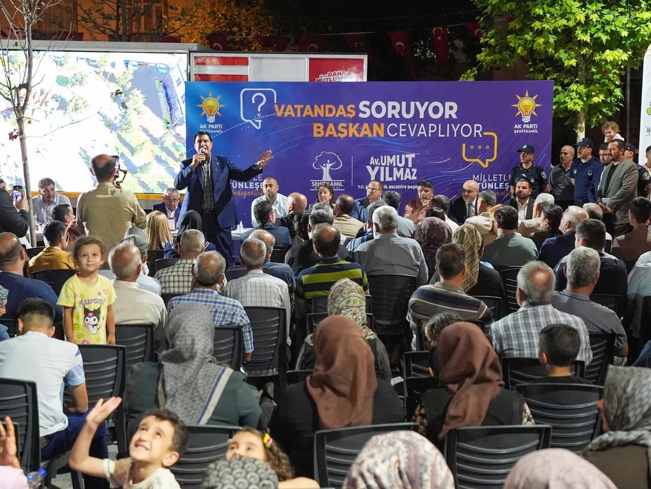 Yılmaz, Yama&ccedil;oba ve 29 Ekim Mahallelerinde vatandaşlarla buluştu