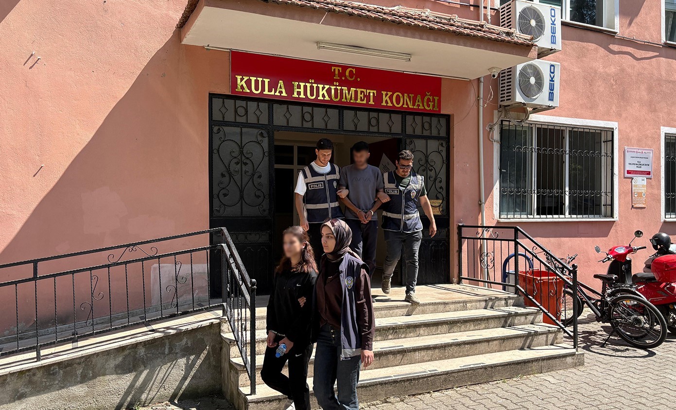 Kula&rsquo;da uyuşturucu operasyonu: Kağıda uyuşturucu madde emdirilmiş
