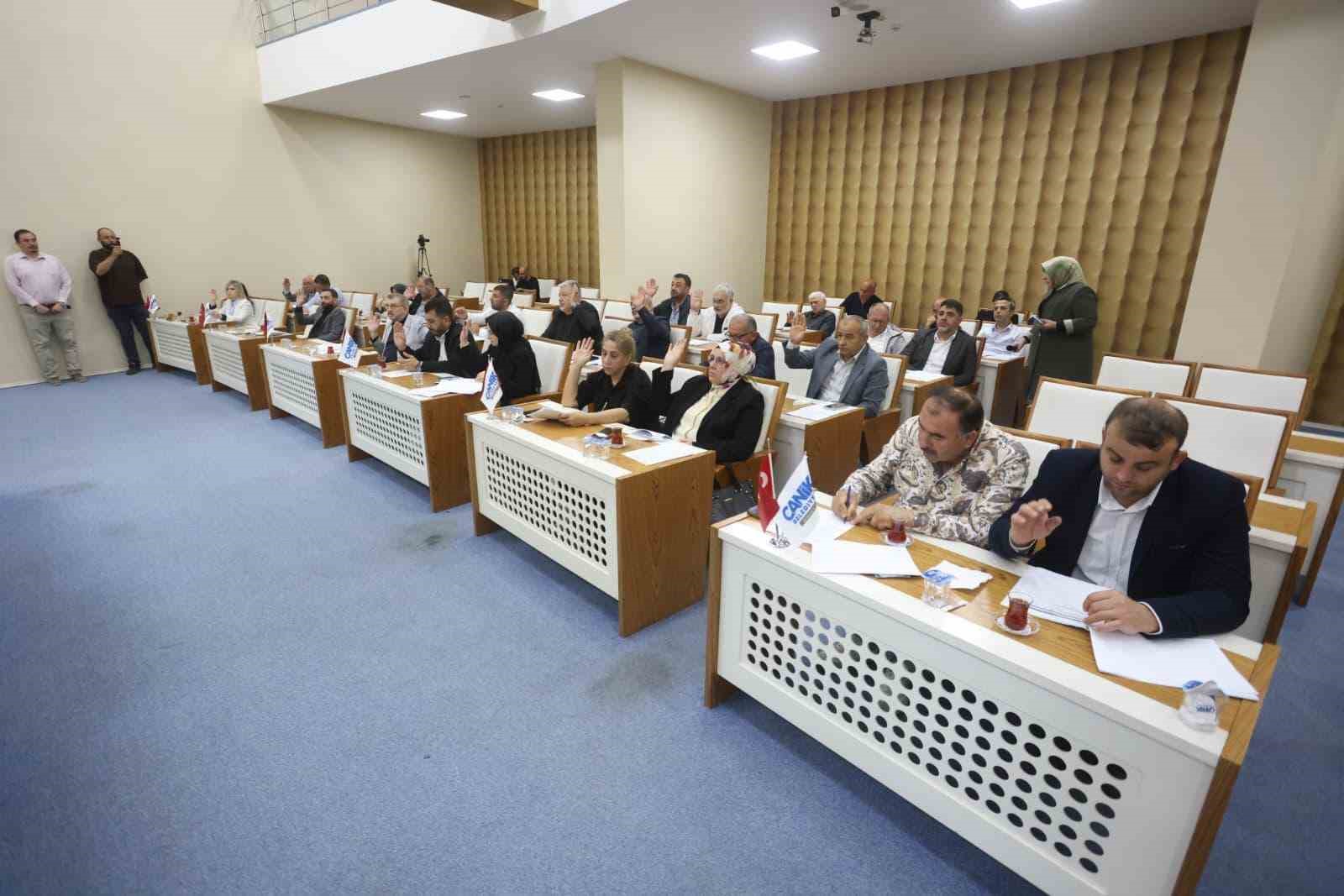Başkan Sandık&ccedil;ı: "Belediyemiz &ouml;z kaynaklarıyla yeni projelere imza atıyoruz"