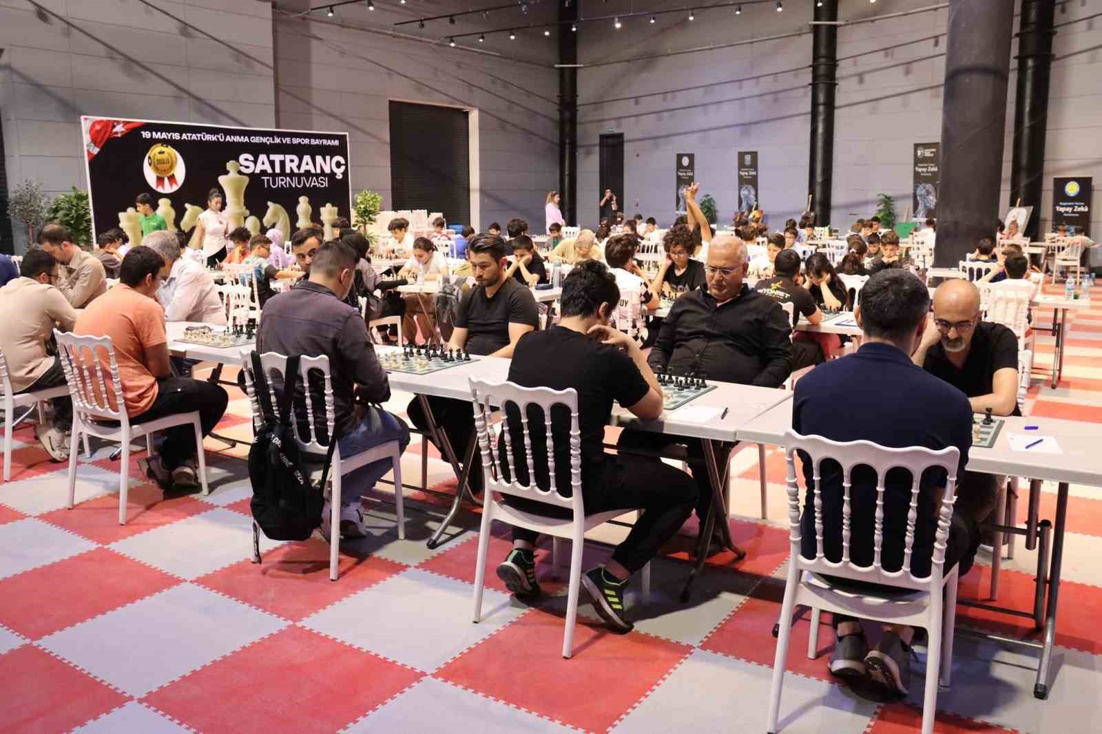 Şanlıurfa&rsquo;da geleceğin satran&ccedil; ustaları &ouml;d&uuml;llendirildi