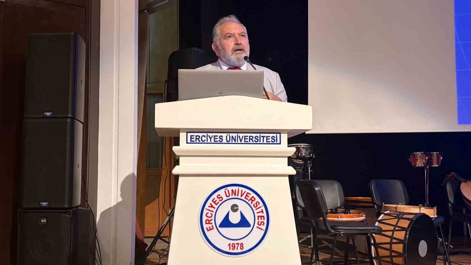 Kayseri&rsquo;de talasemi hastaları ve aileleri konserde moral buldu