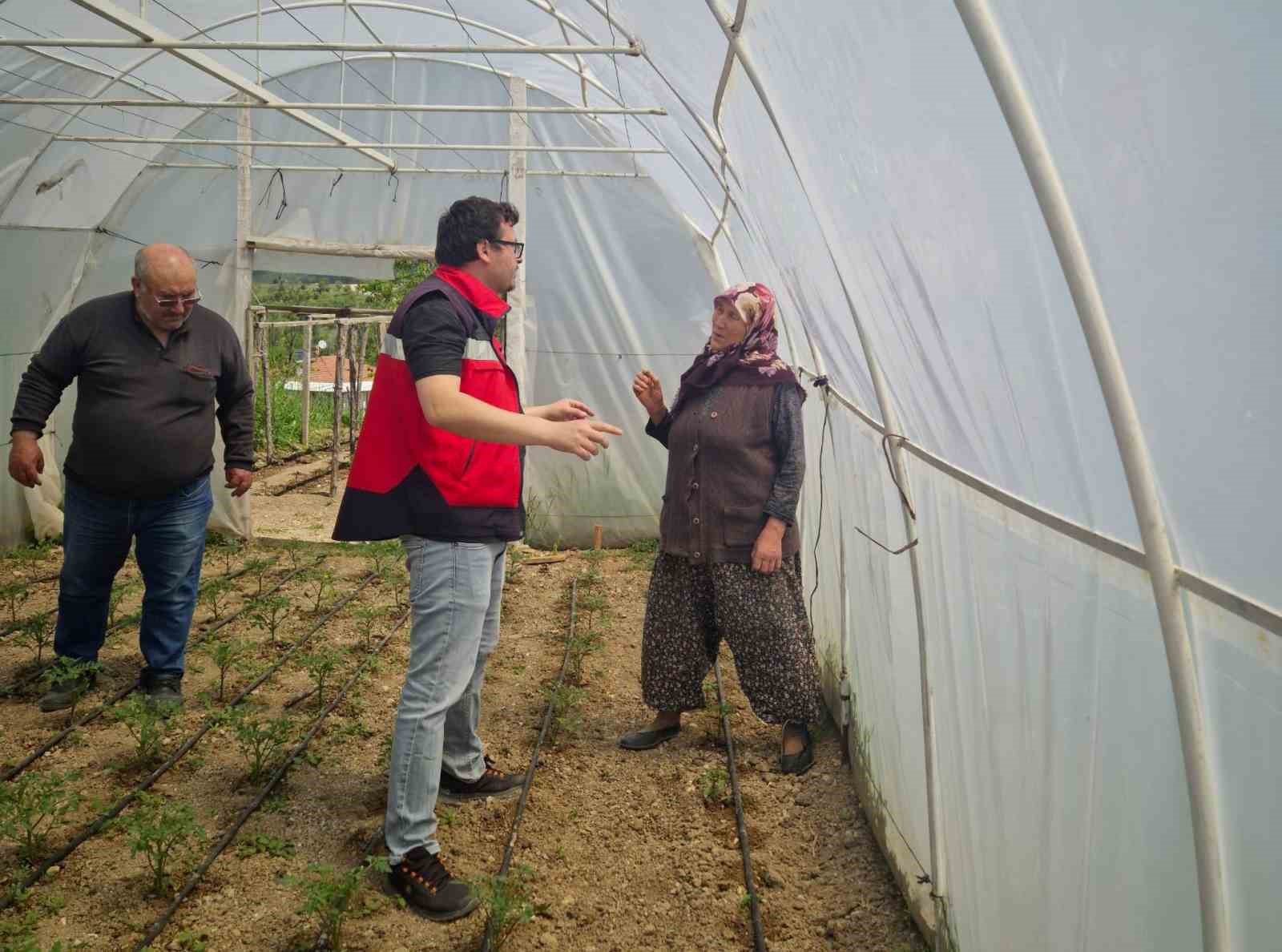Hisarcık&rsquo;ta &uuml;reticiler sebze yetiştiriciliği konusunda bilgilendirildi