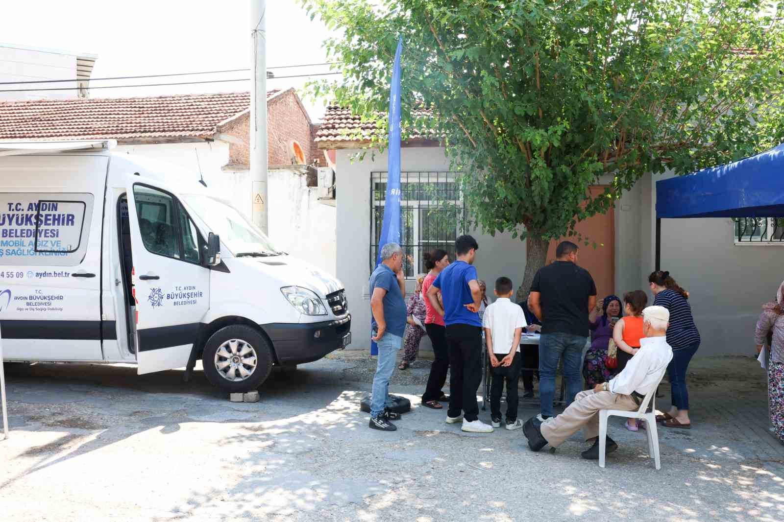 Mobil diş klinikleri 3 il&ccedil;ede vatandaşlarla buluştu