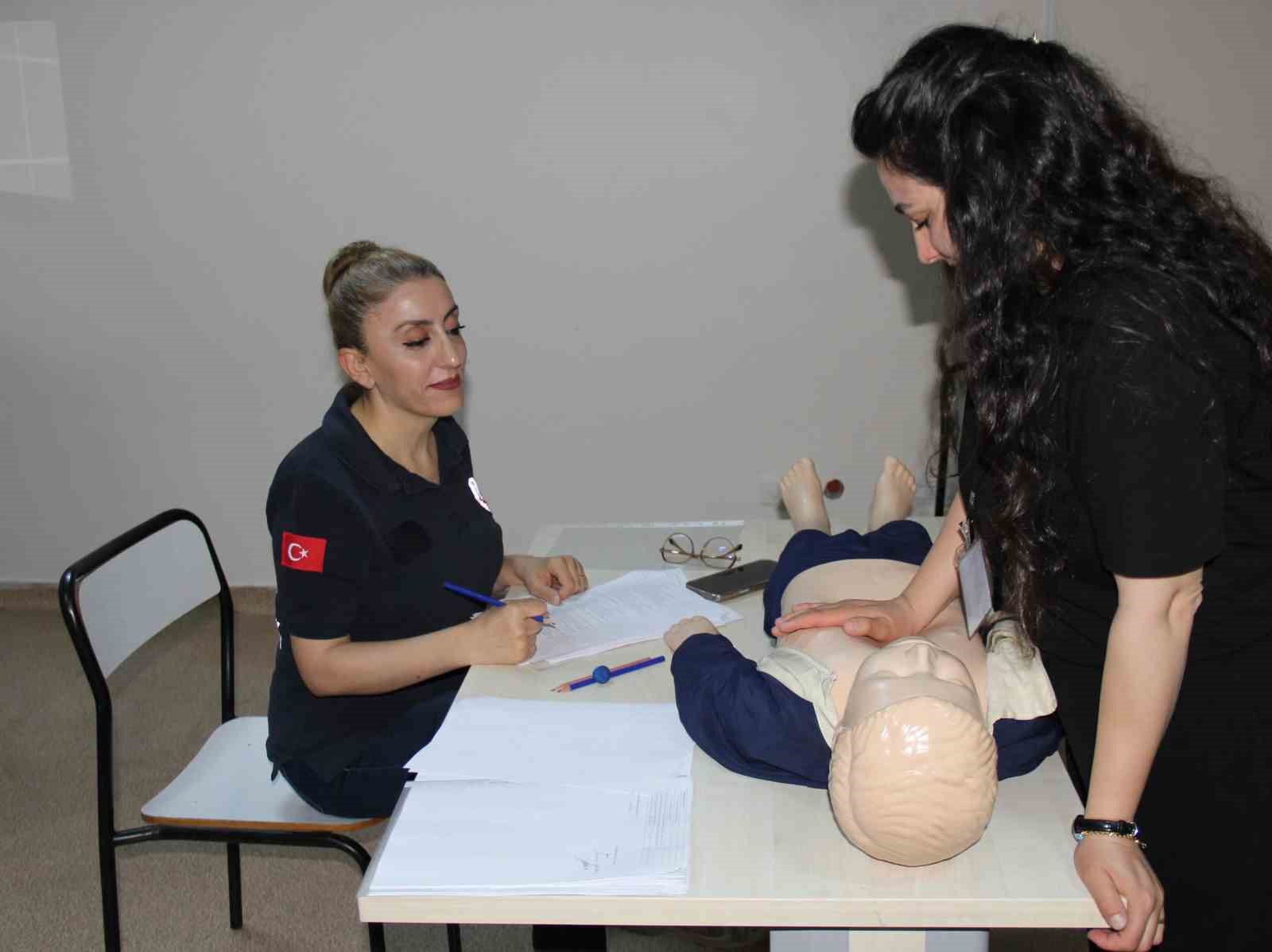 Erzincan&rsquo;da &rsquo;İlkyardım Eğitici Eğitimi&rsquo; başladı