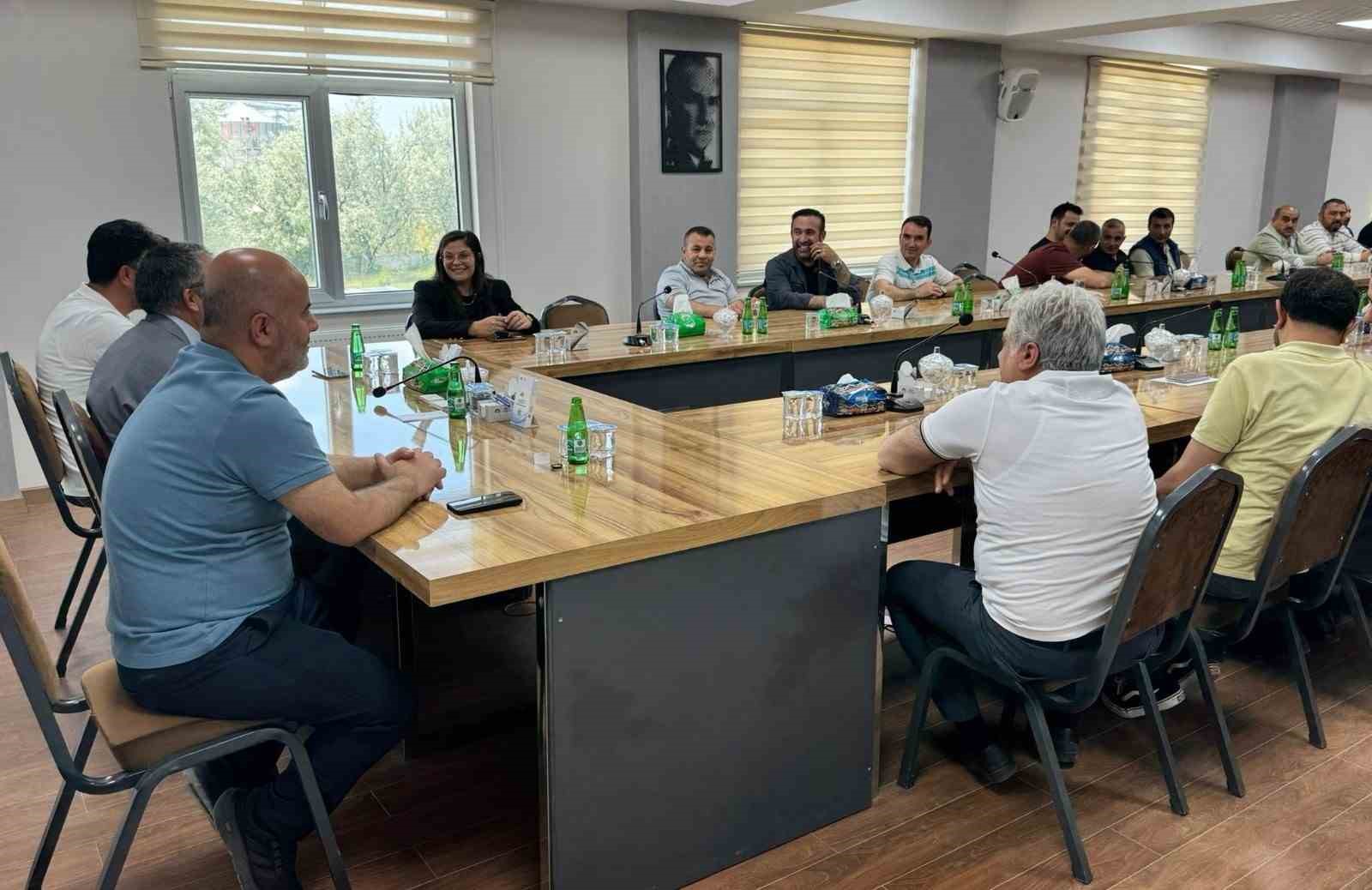 Başkan Memet Aslan: "&Uuml;retim ve istihdamı artıracak projeler &uuml;zerinde &ccedil;alışıyoruz"
