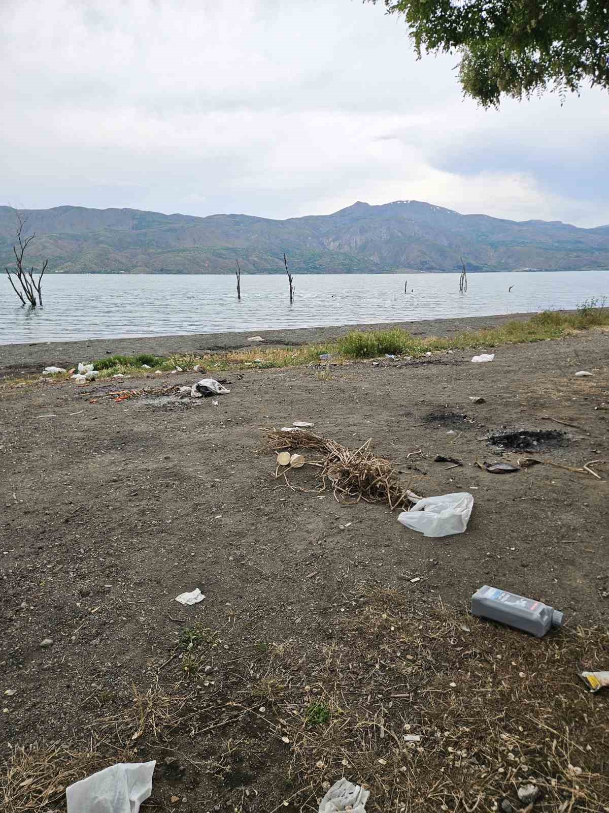 &Ccedil;evre Haftasında Hazar G&ouml;l&uuml; i&ccedil;in &ouml;rnek davranış